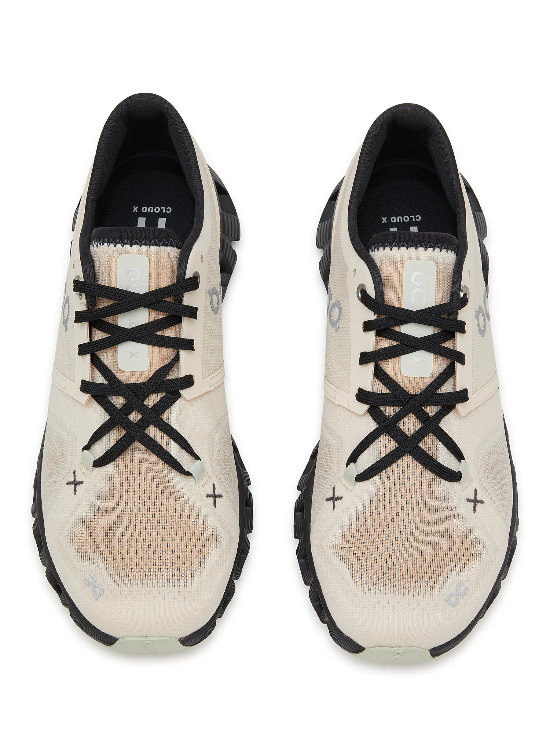 -----------ON ---- ------------ ----Cloud X 3 Sneakers --