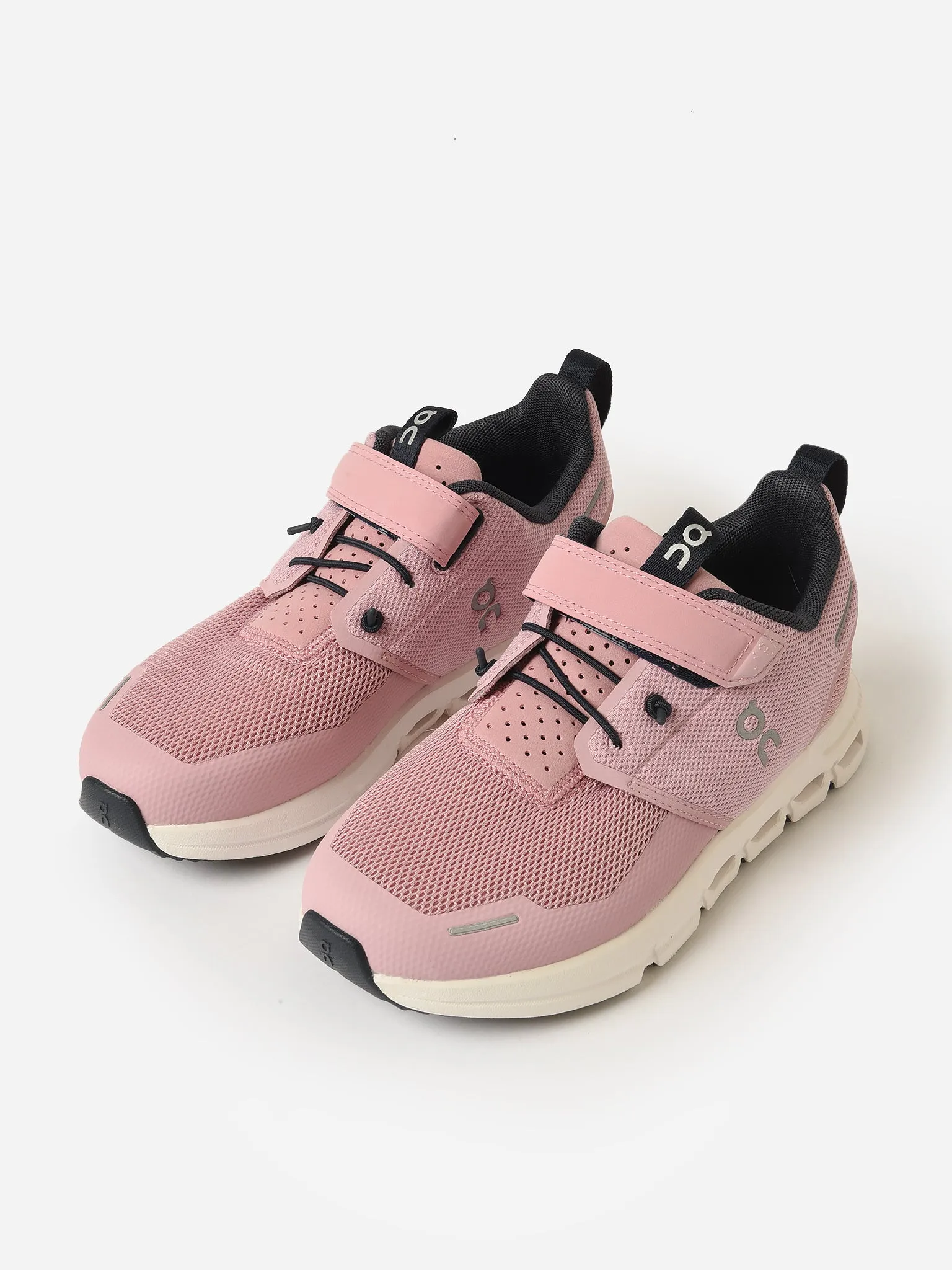     ON  Kids' Cloud Play Sneaker    